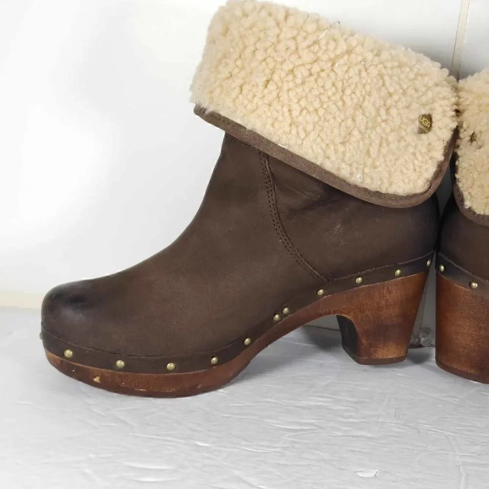 UGG Women's Lynnea US 7 Fold Over Leather Brown Shearling Cuff Clog Boot